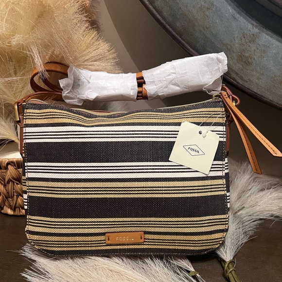 Fossil Handbags - ⭐️NEW WITH TAGS⭐️ women’s Farrah Fossil crossbody
